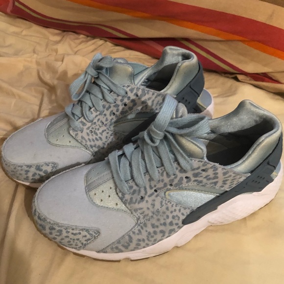 Huaraches - Picture 1 of 2